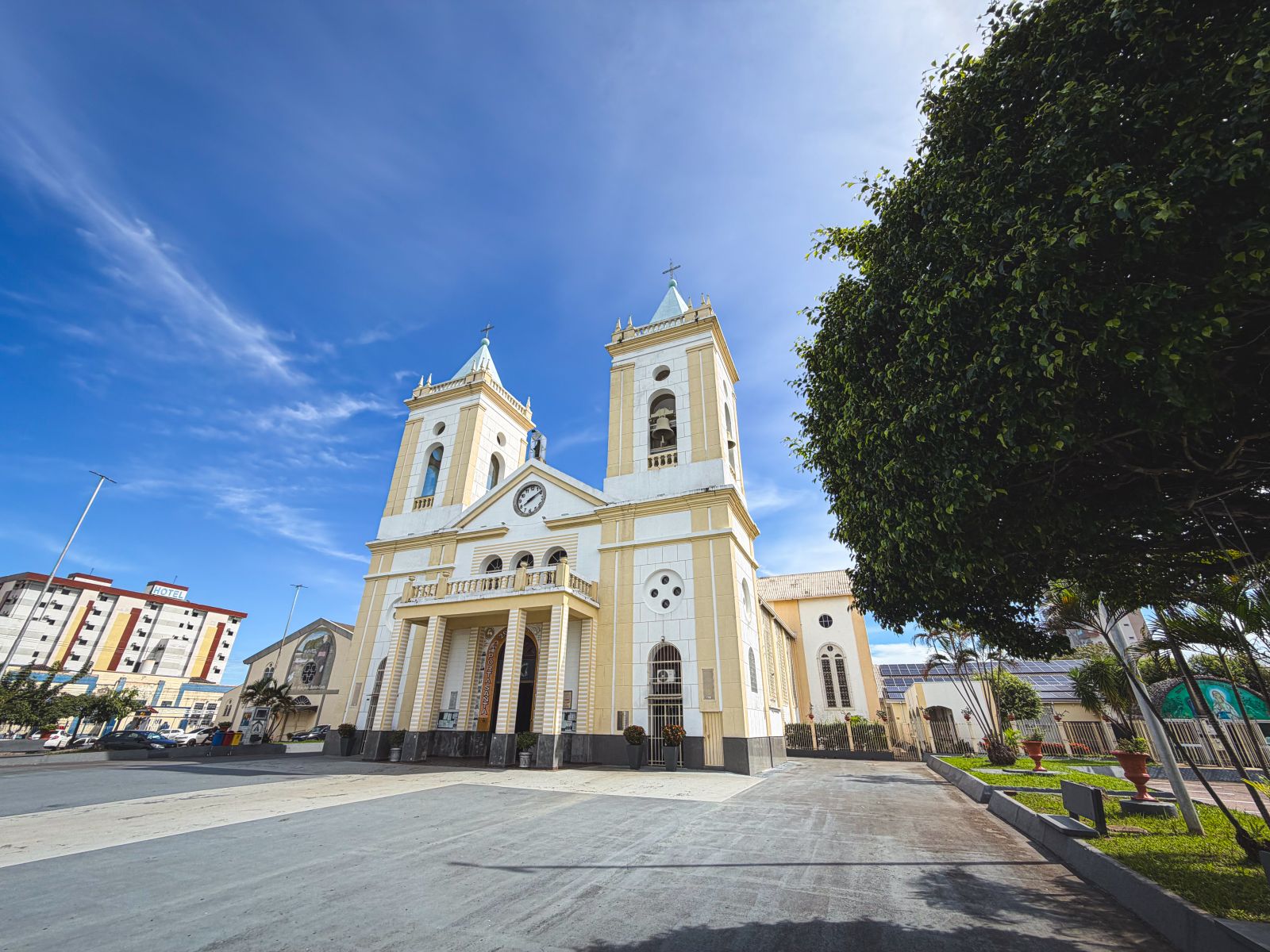 Visitantes de diferentes regiões buscam conhecer sua arquitetura